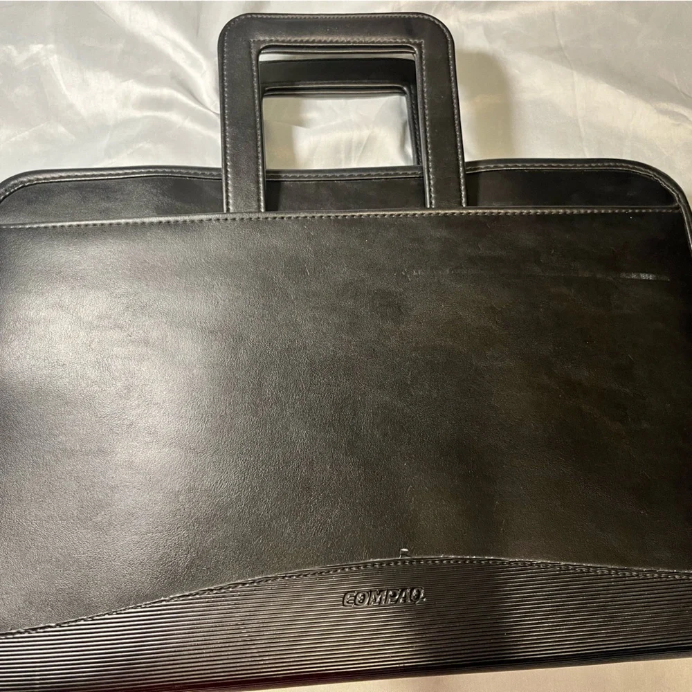 Vintage Compaq black leather case